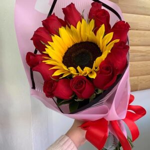 Ramo de Rosas y Girasol